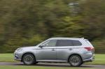 Mitsubishi Outlander PHEV 2015 года (UK)